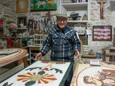 Ma Minuccio � fiero anche dei suoi mosaici...